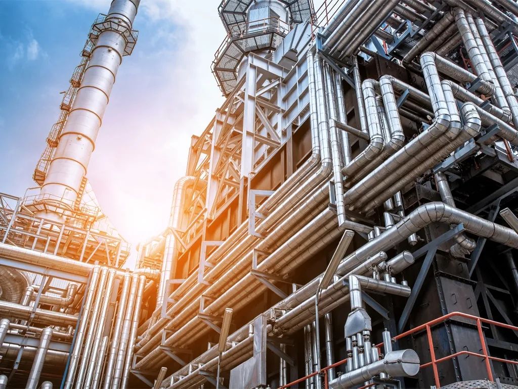 Mechanical plant with pipes