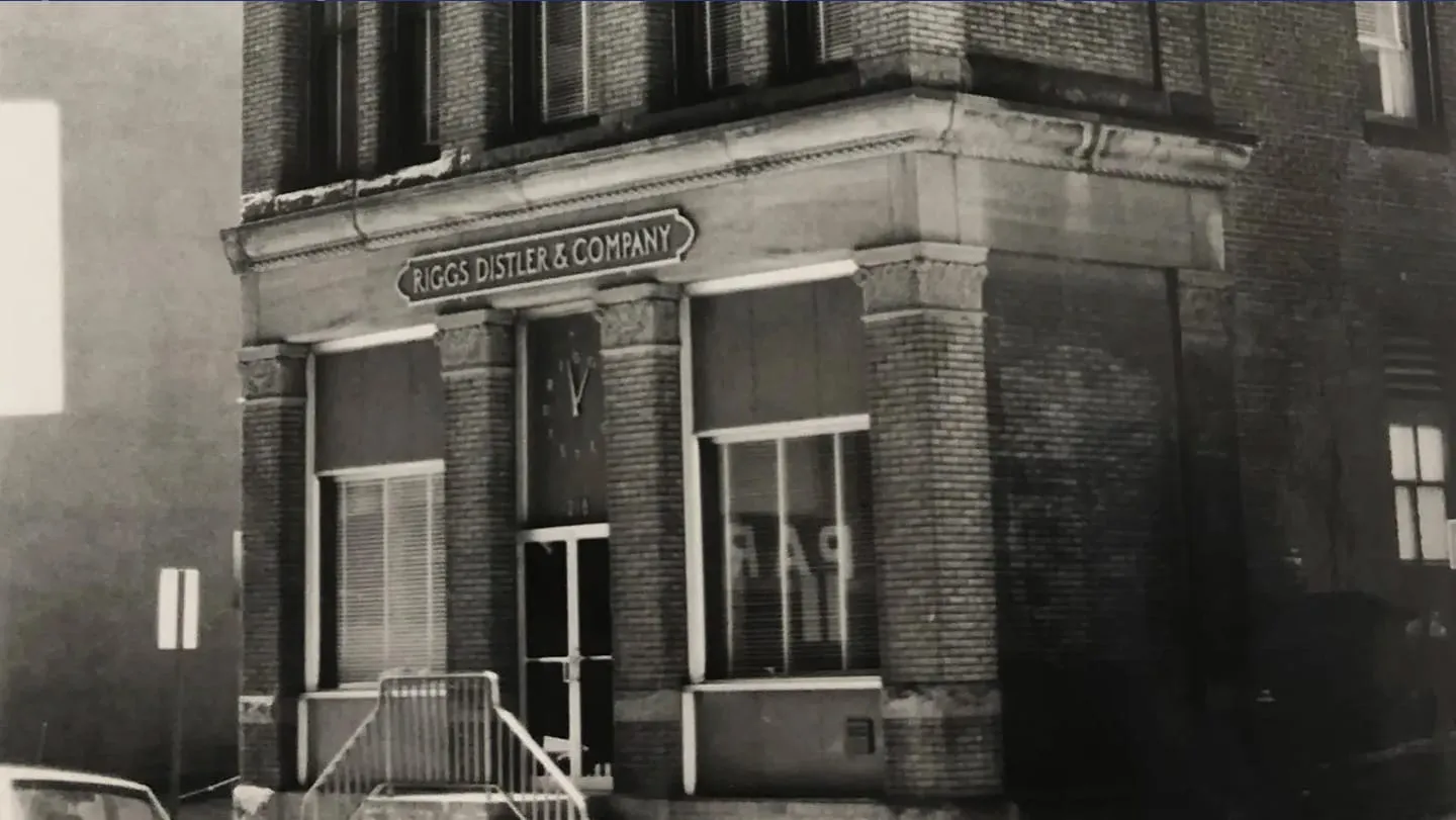 Black and white photo of old Riggs Distler building